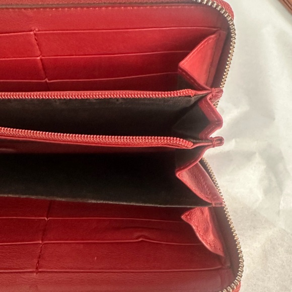 Vintage Gucci Glossy Red Leather Wallet - Picture 7 of 7
